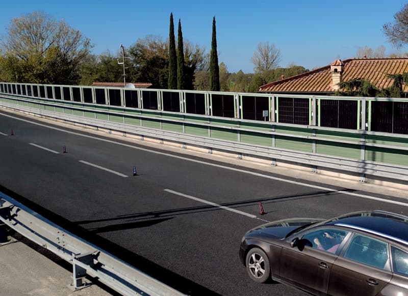 Sound barrier with integrated solar panels in Italy